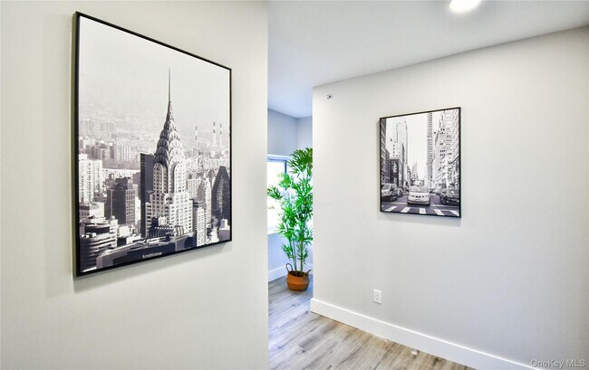 Building Photo - 292 Main St