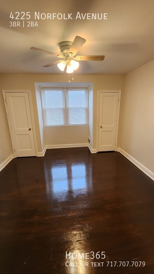 Building Photo - Renovated Three Bedroom is West Forest Park