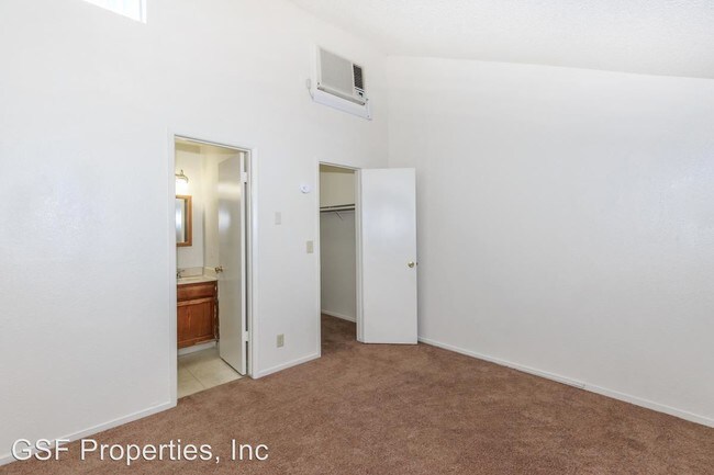 Building Photo - 4294 N Hughes Ave