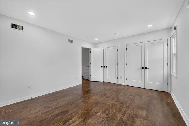 Building Photo - 7426 Hallcrest Dr
