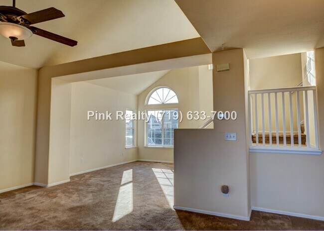 Building Photo - 985 Ridgebury Pl