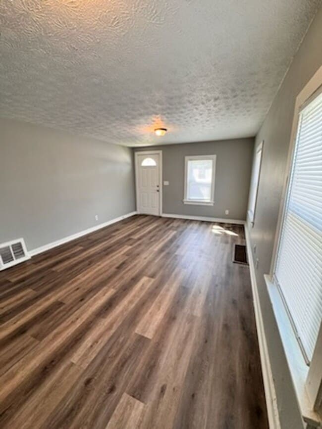 Building Photo - New Listing!!!