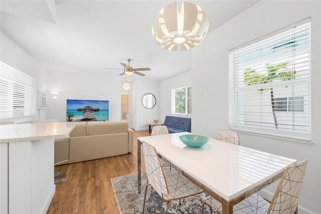 Building Photo - 3015 Seville St