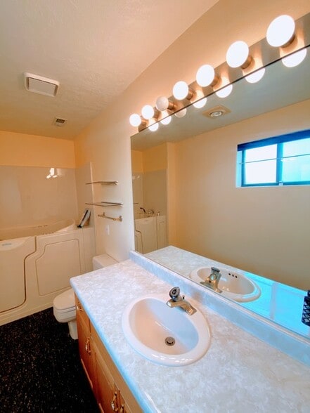 Building Photo - 2330 S Adonis Cir