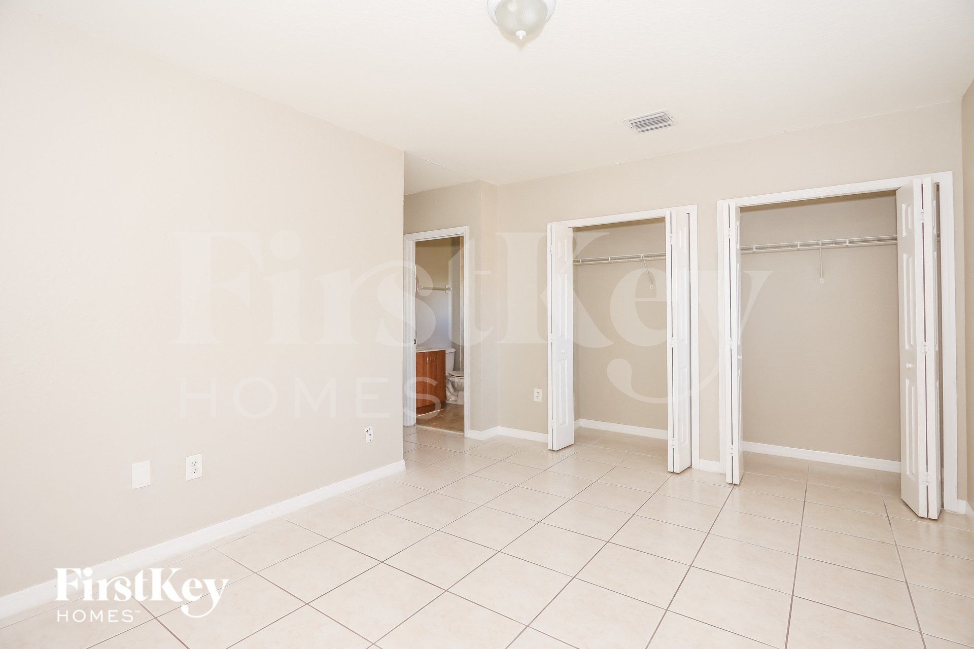 Building Photo - 664 SW 7th Terrace