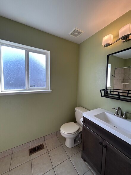 Building Photo - 2120 Keystone Ave