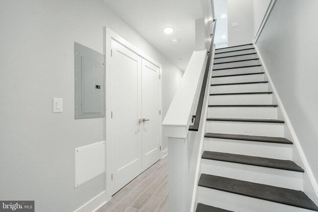 Building Photo - 5122 Ranstead St