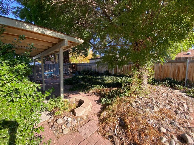 Building Photo - 843 Glen Martin Dr