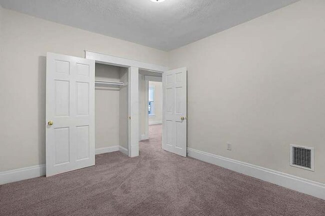 Building Photo - 1619 Pembroke Ave