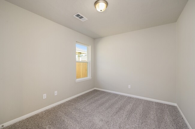 Building Photo - 14375 N Summerchase Cir