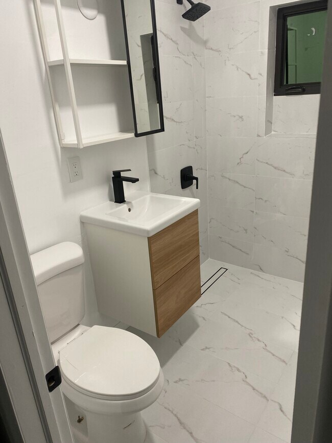 Building Photo - 12 NW 68th Ter