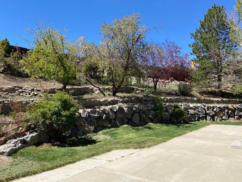 Building Photo - 3964 Glenview Terrace