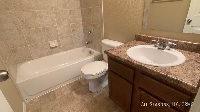Building Photo - 954 Diamond Rim Dr