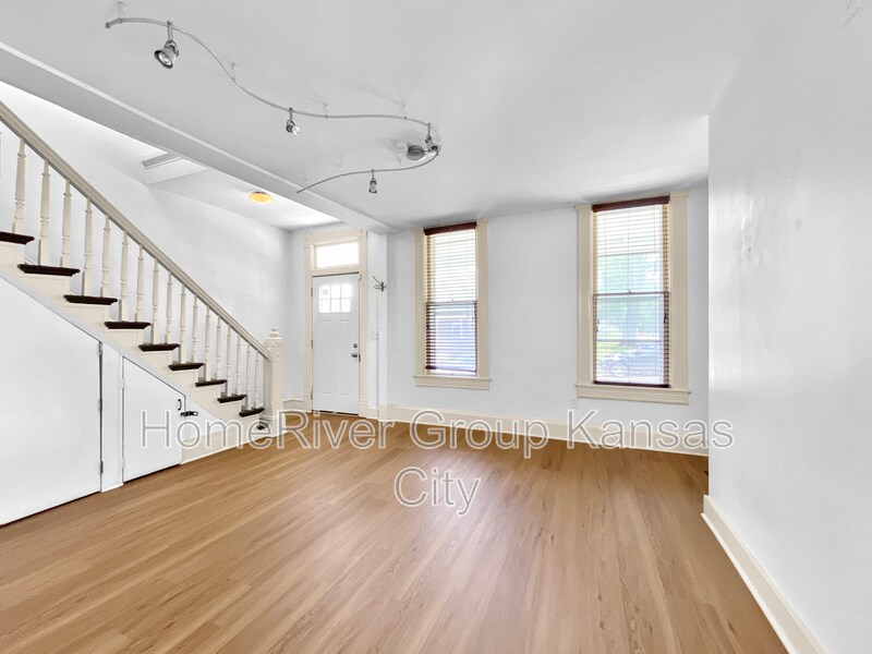 Building Photo - 313 Ord St