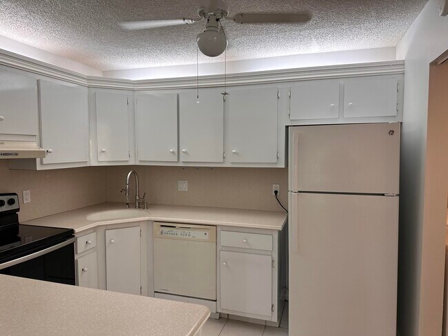 Building Photo - 3561 Tall Pine Way