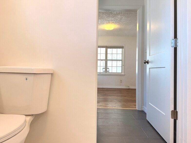 Building Photo - 7220 1st Ave N