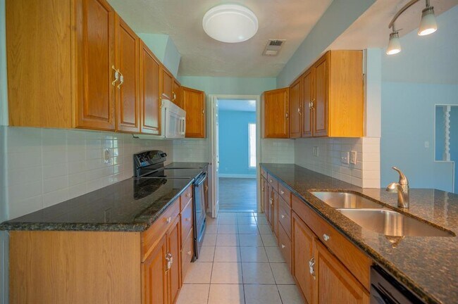 Building Photo - 326 Windsor Square