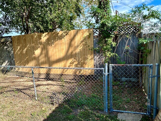 Building Photo - 22330 Coriander Dr