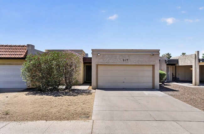 Building Photo - Modern Updated Tempe Townhome Near ASU & Downtown with Resort-Style Amenities