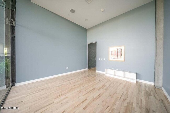 Building Photo - 7180 E Kierland Blvd