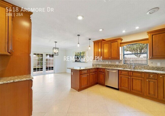 Building Photo - 5418 Ardmore Dr