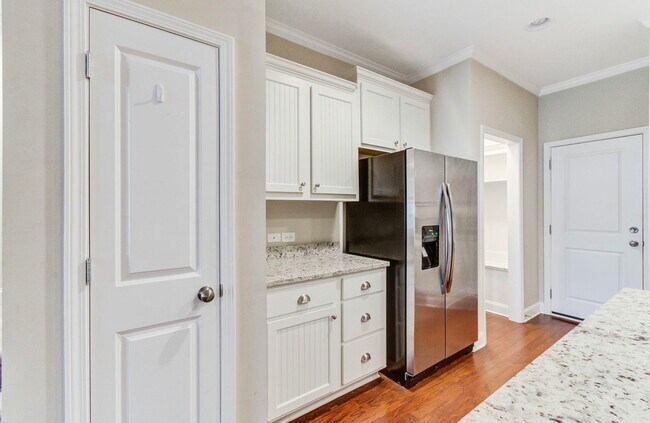 Building Photo - 2005 Kings Gate Ln