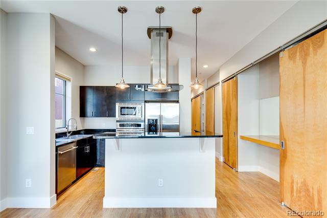 Building Photo - 2536 Glenarm Pl