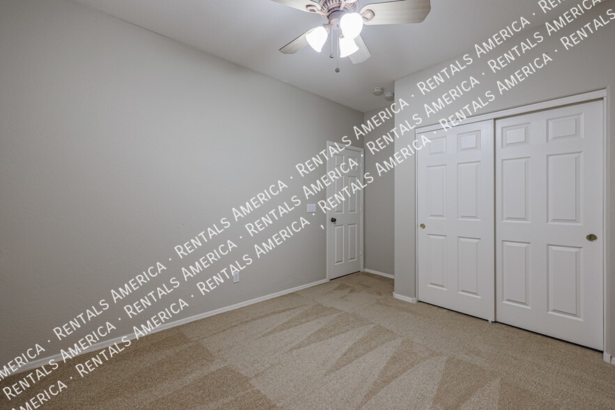 Building Photo - 1705 E Aloe Pl