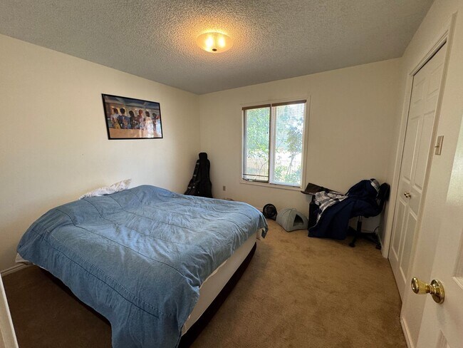 Building Photo - Available July 10th with storage shed & all appliances included!