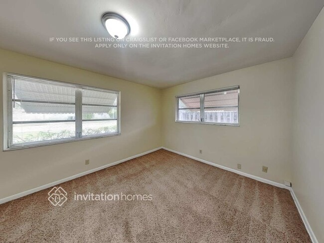 Building Photo - 2005 NE 62nd St