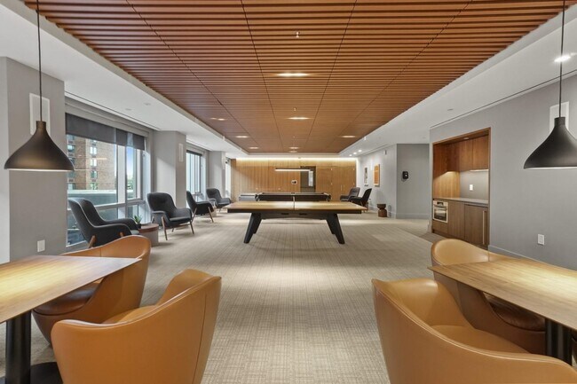 Building Photo - 2 Shore Ln