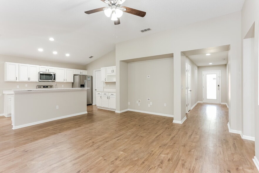 Building Photo - 76199 Tideview Ln