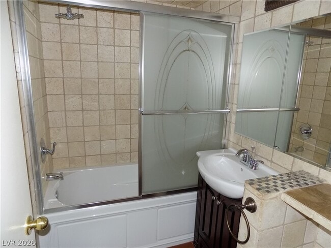 Building Photo - 300 Magnolia Arbor St