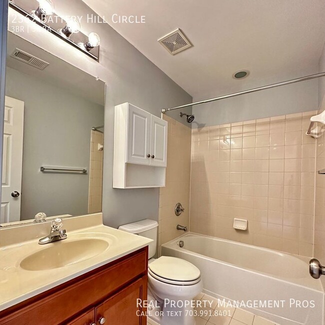 Building Photo - 2362 Battery Hill Cir