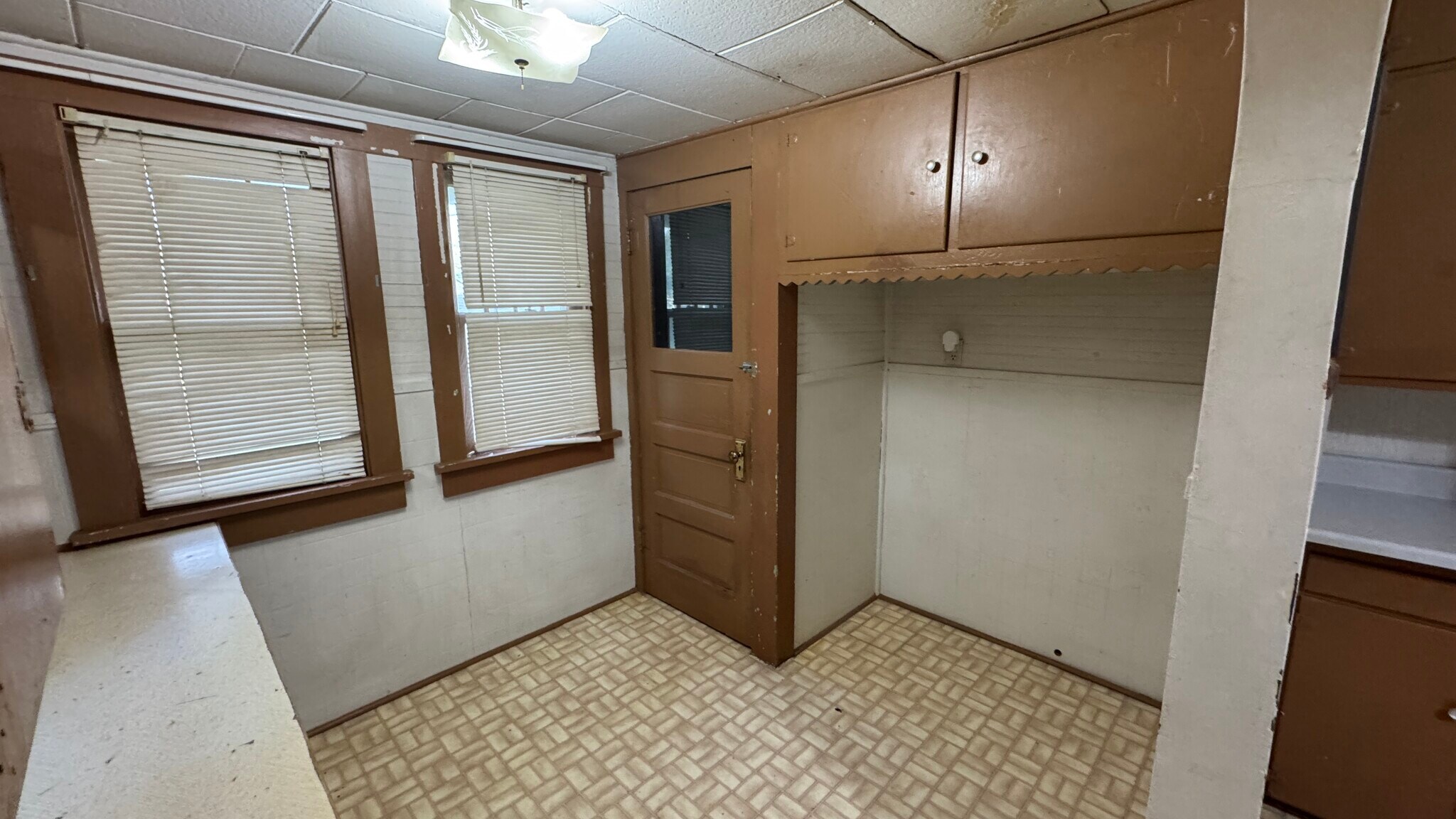 Building Photo - 406 S Chicago Ave