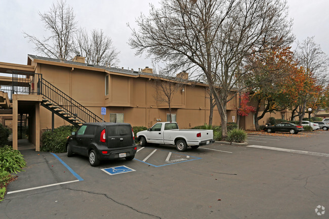 Building Photo - Garfield Court Apartments