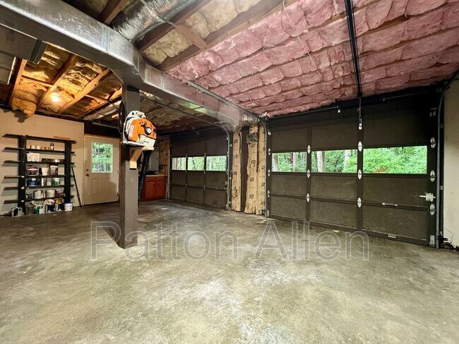 Building Photo - 9 Ravenwood Ln