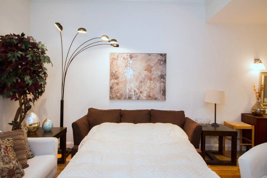 Building Photo - 2 Harvard Sq