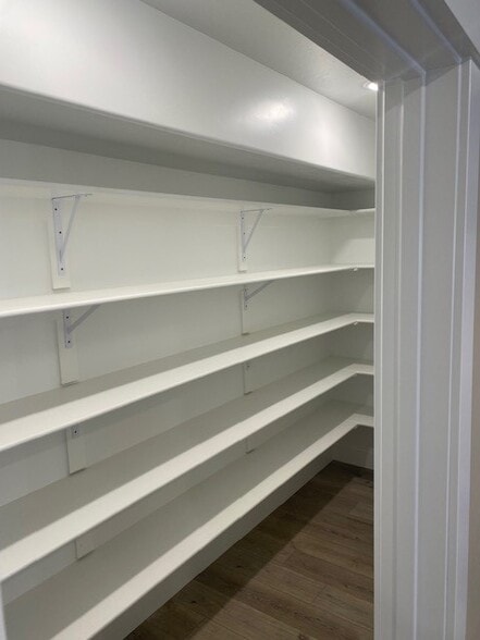 Large Pantry - 1813 W Olympus Dr