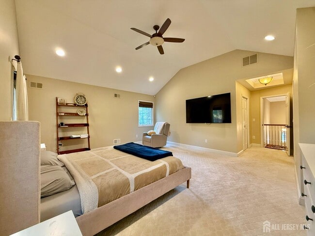 Building Photo - 4 Rebel Run Dr