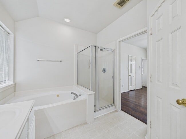 Building Photo - 1151 Andover Dr