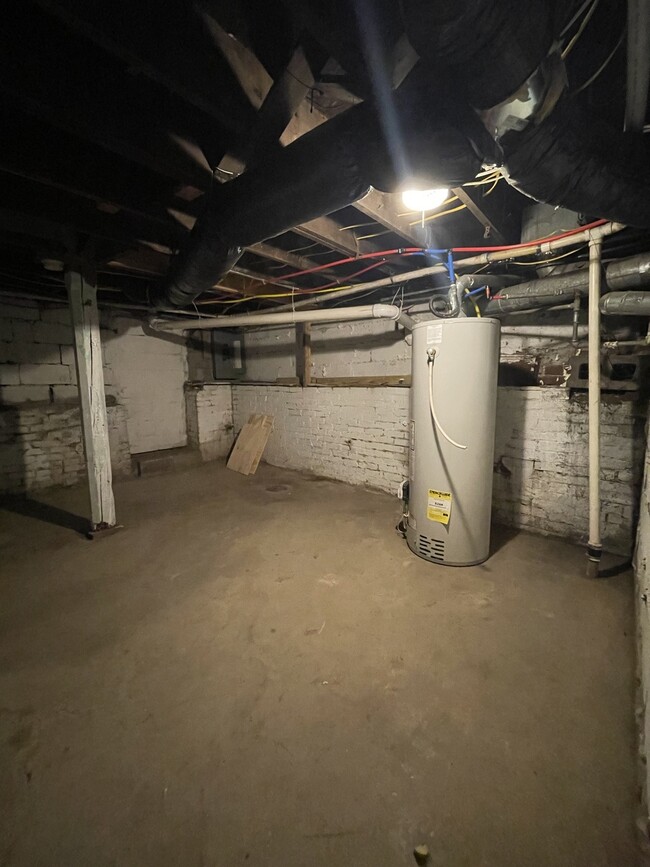 Basement + Storage - 1029 N Keystone Ave