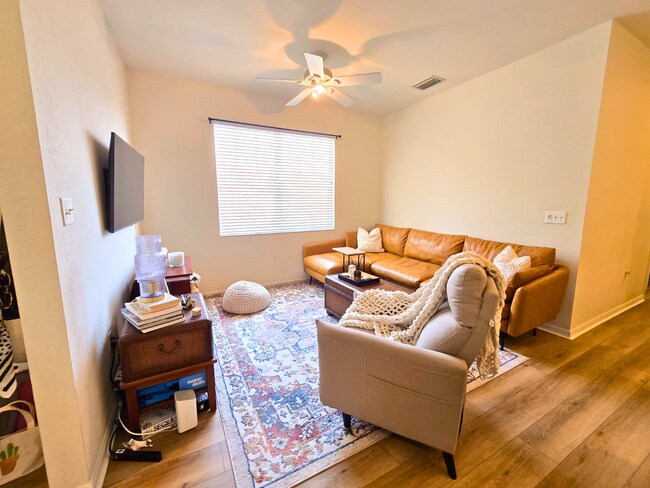 Building Photo - 3435 Parkridge Cir