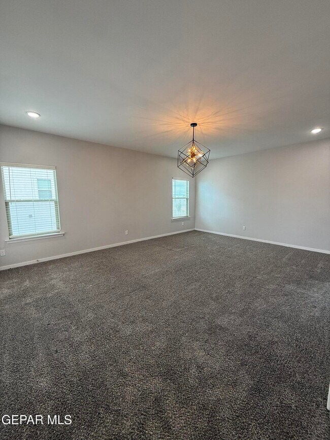 Building Photo - 804 Blingwood