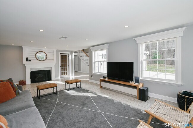 Building Photo - 50 1/2 Mountain Spring Rd