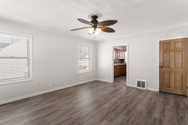 Building Photo - 724 Northwood Dr