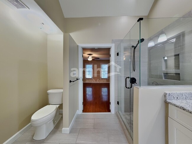 Building Photo - 901 Birkdale Dr