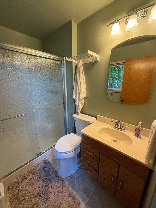 Building Photo - Cozy Huge 1 Bed with Loft and 2.5 Bath - H...