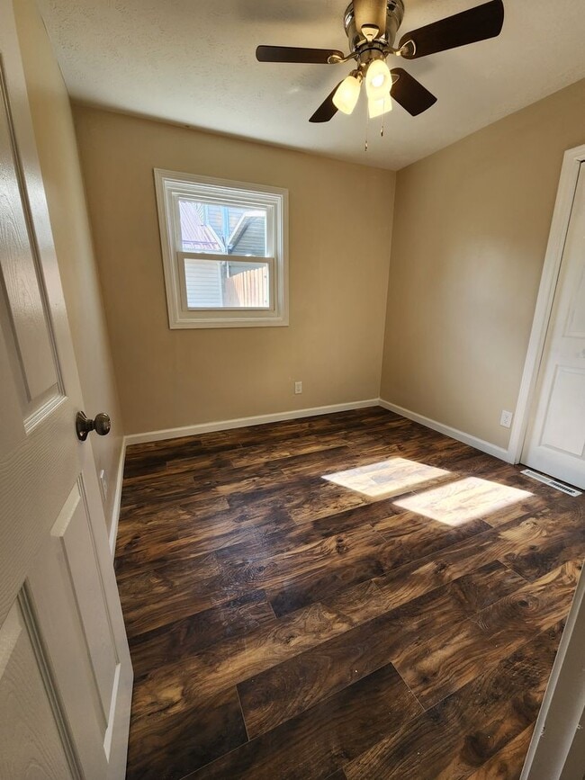 Building Photo - Updated 3 Bedroom Ranch style home