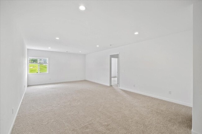Building Photo - Spacious Home in Westhill Community - Rent...